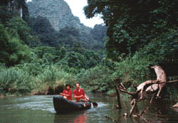 Canoe drive on the Sok river